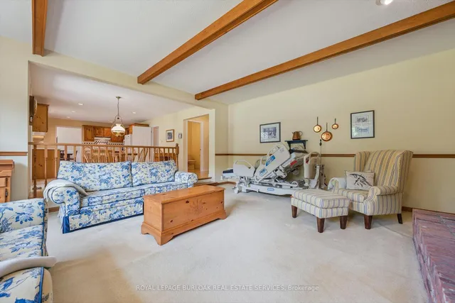 Additional image 22 of 80 Mae Crt