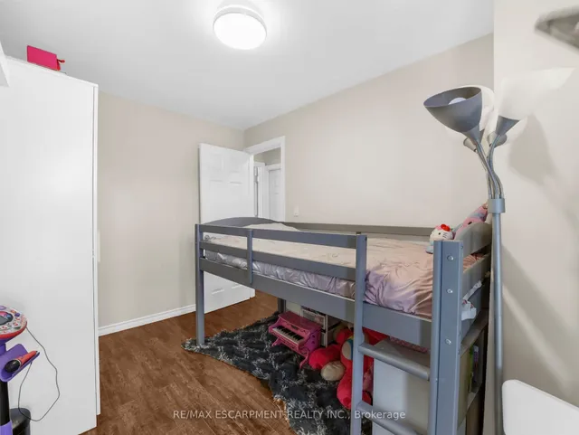 Additional image 18 of 114 BURTON St