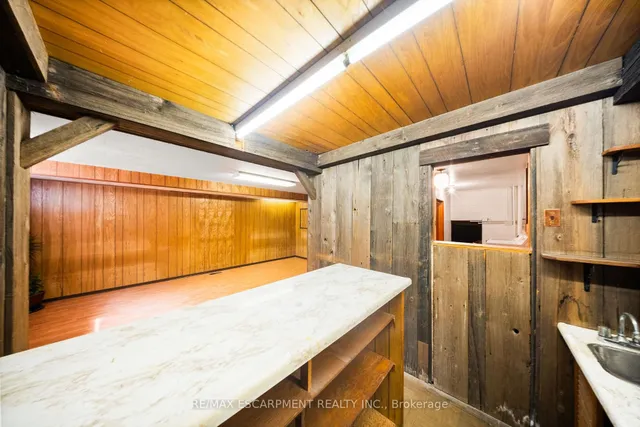 Additional image 36 of 1065 Franconia Dr