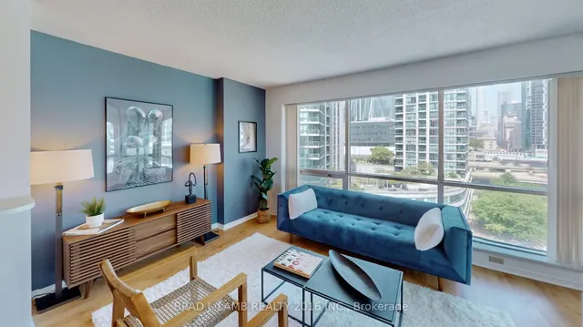 Additional image 3 of 10 Yonge St Unit 907