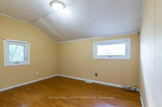 Additional image 37 of 215-217 Queen St