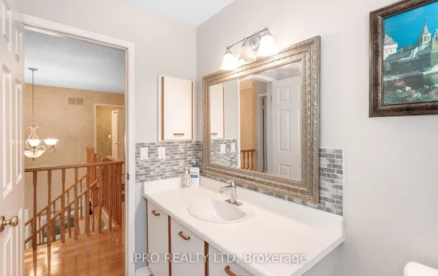 Additional image 35 of 12 Neville Cres