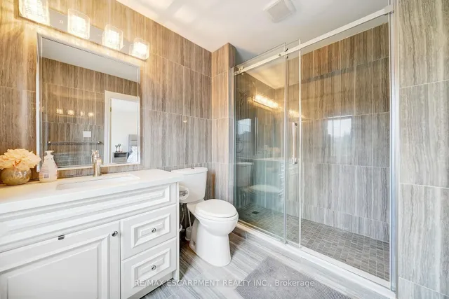 Additional image 19 of 800 PARAMOUNT Dr Unit 28