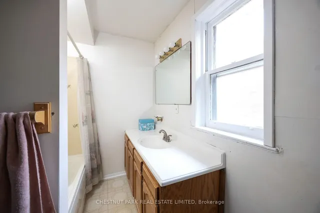 Additional image 28 of 25 Maxwell Ave