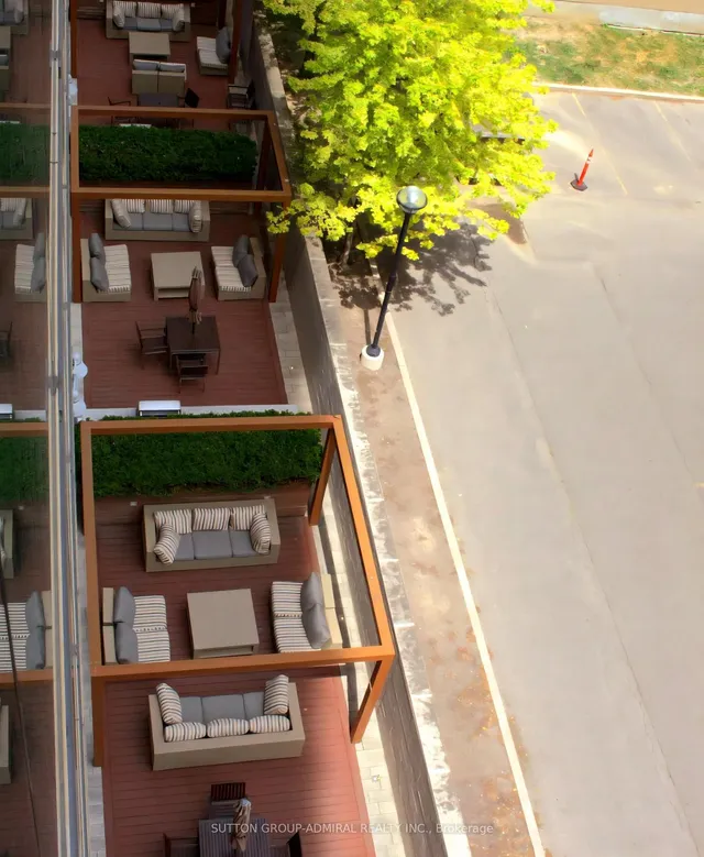 Additional image 12 of 70 Roehampton Ave Unit 512