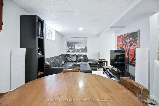 Additional image 31 of 38 Locke St