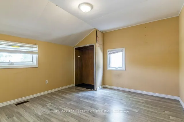 Additional image 41 of 215-217 Queen St