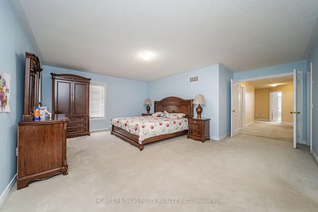 Additional image 32 of 26 Drummondville Dr