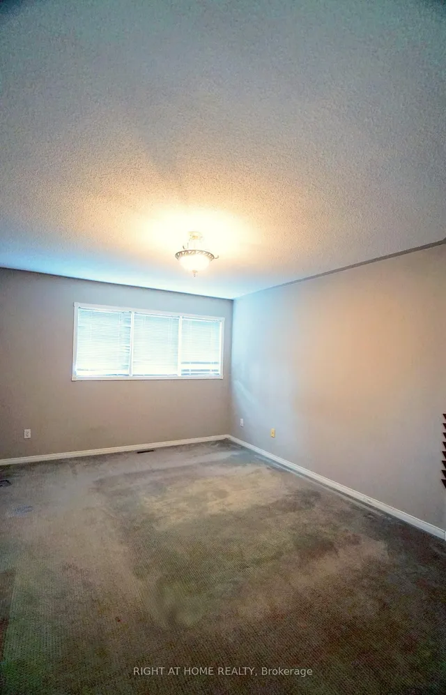 Additional image 7 of 377 Turnberry Cres