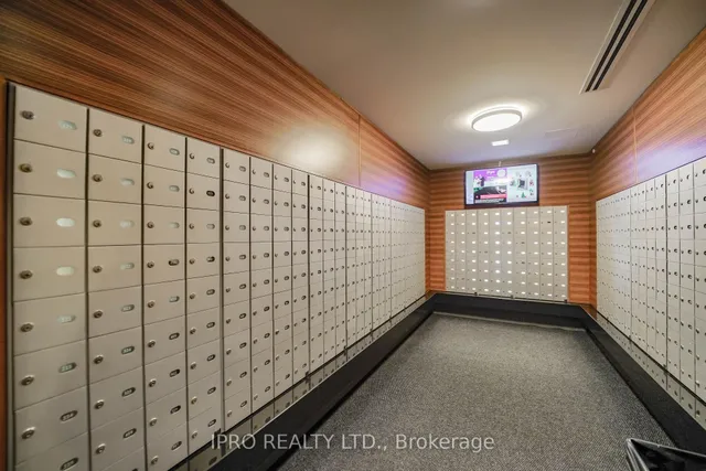 Additional image 37 of 135 Village Green Sq Unit PH21