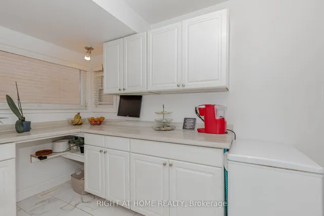 Additional image 19 of 17 Garden Ave