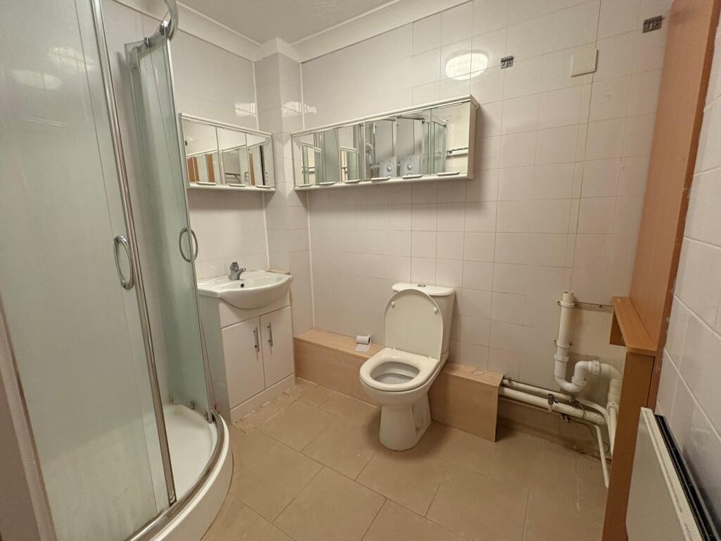 Additional image 5 of Warminster