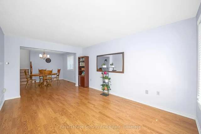 Additional image 10 of 107 Fairington Cres