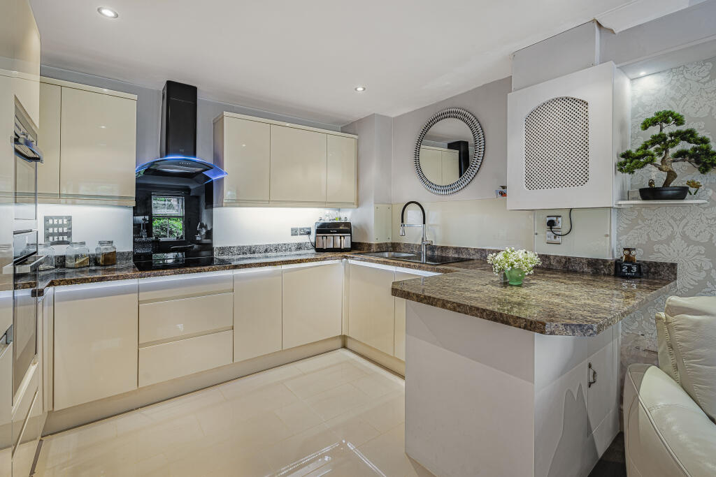 Additional image 4 of Church Street, Welwyn, AL6