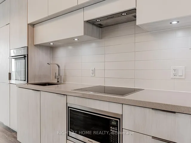 Additional image 11 of 8 Eglinton Ave Unit 3809