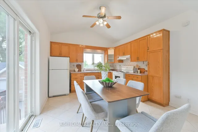 Additional image 11 of 382 Blackthorn Ave