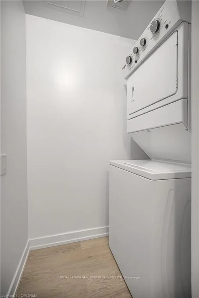 Additional image 30 of 460 Dundas St Unit 901