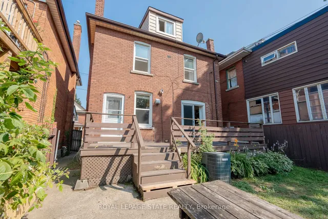Additional image 42 of 36 Spadina Ave