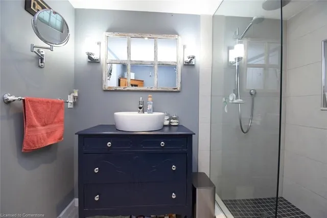 Additional image 44 of 662 Old Dundas Rd