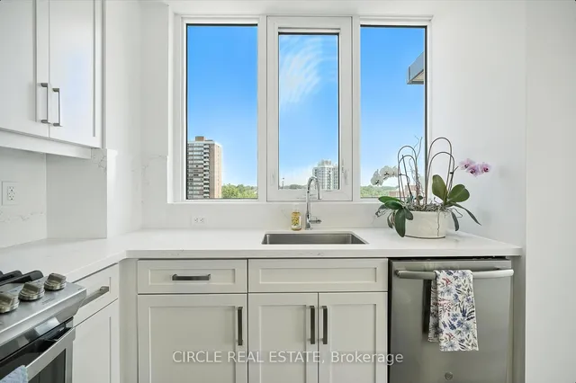 Additional image 16 of 2007 James St Unit 603