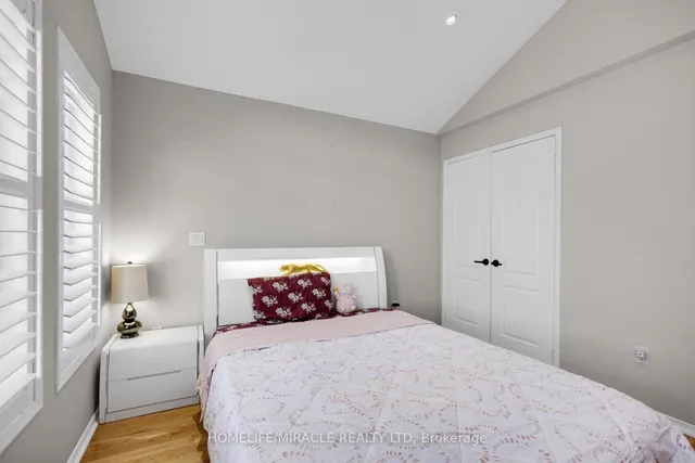 Additional image 35 of 49 Sedgewick Circ