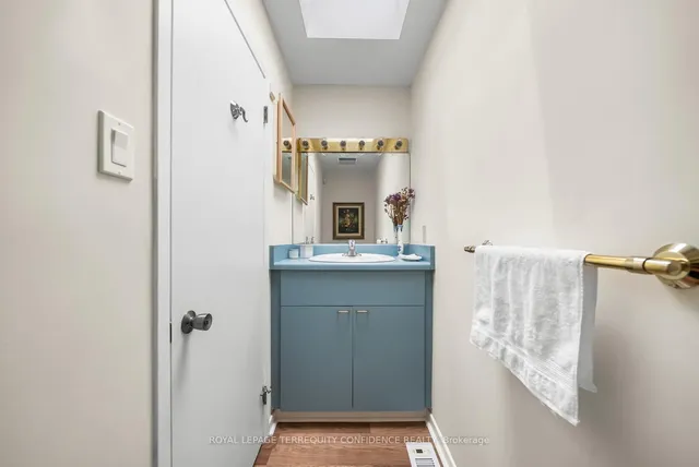 Additional image 25 of 237 Churchill Ave