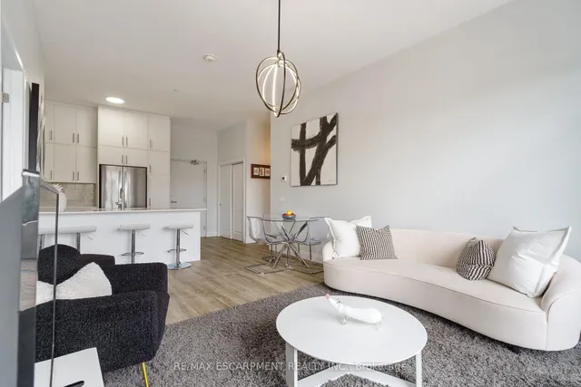 Additional image 20 of 1 Redfern Ave Unit 127