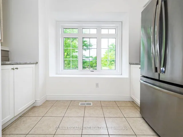 Additional image 5 of 5080 Fairview St Unit 15