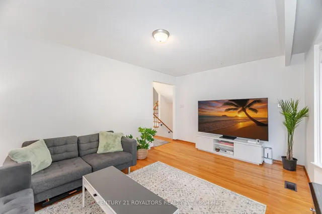 Additional image 11 of 32 Farmington Dr