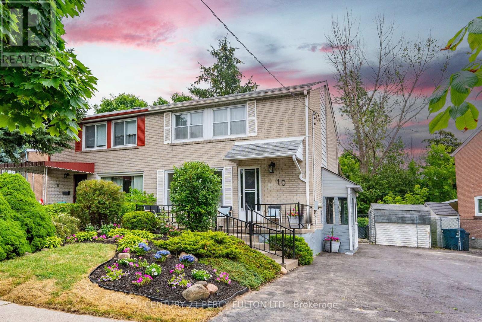 10 CHESTNUT CRESCENT|Toronto (Clairlea-Birchmount), Ontario M1L1Y5