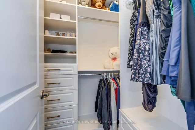 Additional image 34 of 19 Raindrop Terr