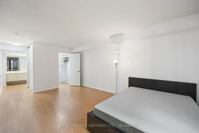 Additional image 15 of 280 Simcoe St Unit 206A