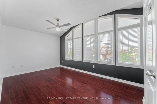 Additional image 30 of 6 Baccarat Cres