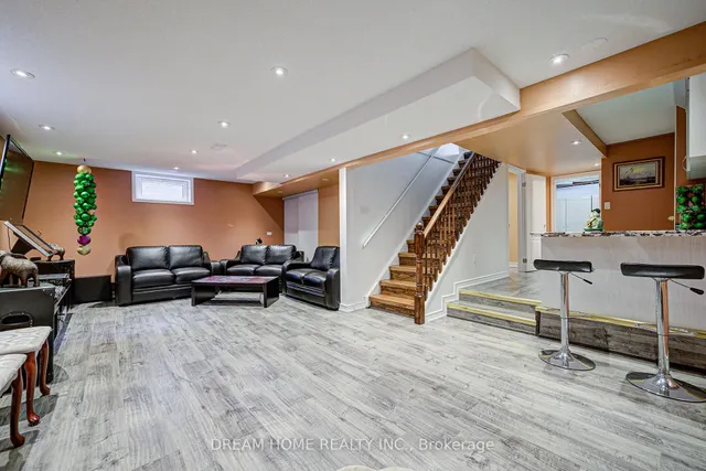 Additional image 37 of 811 Huntingwood Dr