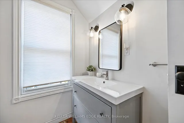 Additional image 28 of 94 Royal Ave