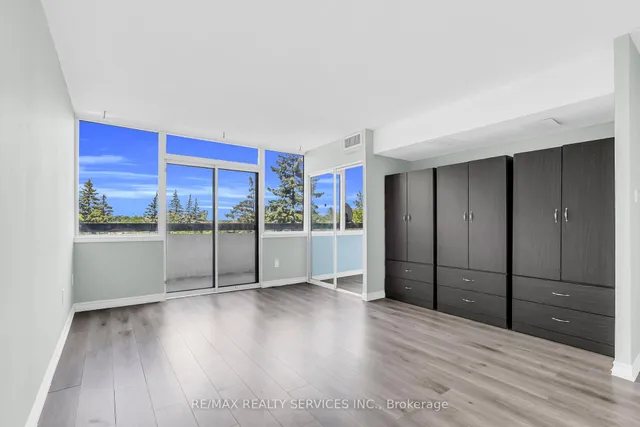 Additional image 23 of 21 Markbrook Lane Unit 306