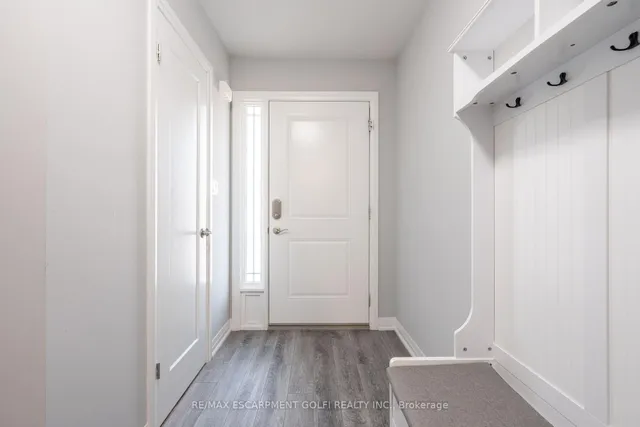 Additional image 5 of 6 LOON Lane