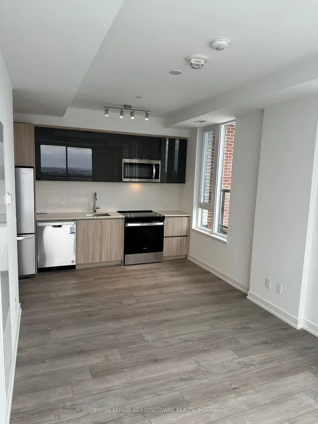 Additional image 11 of 3100 Keele St Unit 918