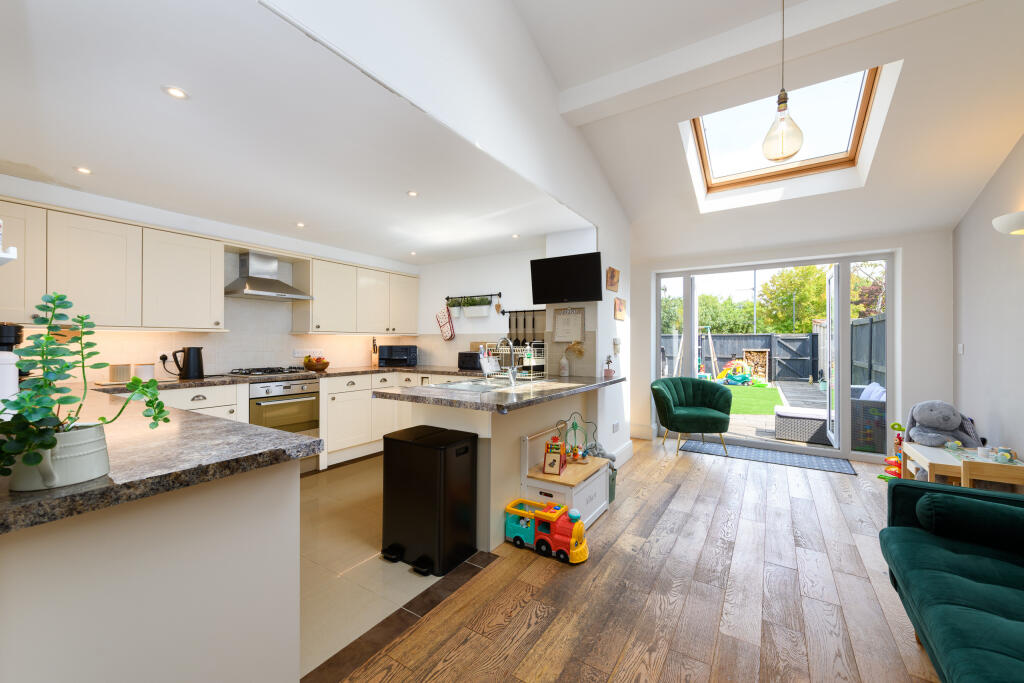 Additional image 4 of Orchard Road, Street