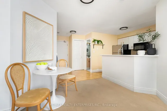 Additional image 15 of 25 Grenville St Unit 610