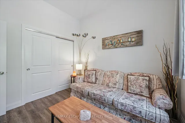 Additional image 17 of 1 Redfern Ave Unit 102