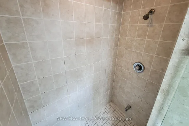 Additional image 31 of 128 Montreal Circ