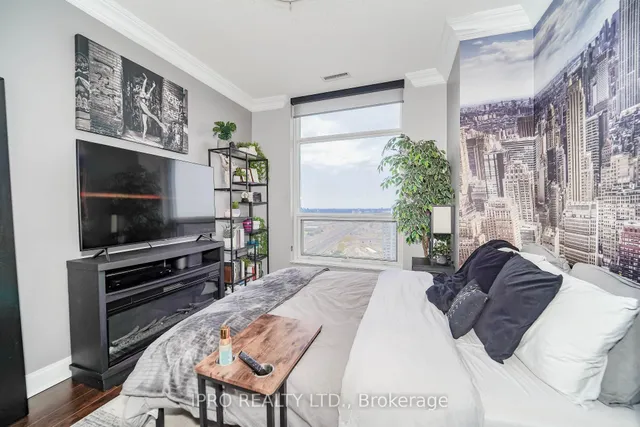 Additional image 12 of 135 Village Green Sq Unit PH21