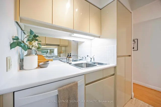 Additional image 18 of 50 Lombard St Unit 1204