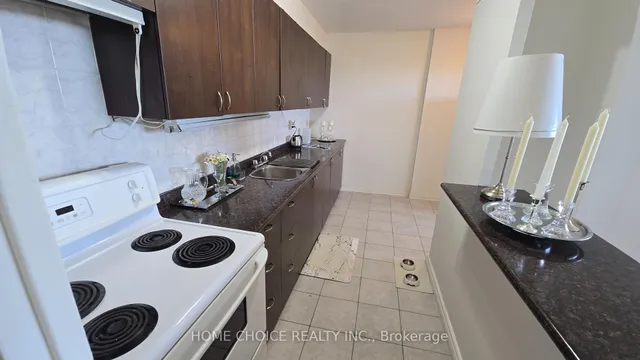 Additional image 19 of 3460 Keele St Unit 803