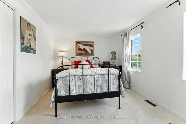 Additional image 28 of 51 Strathroy Cres