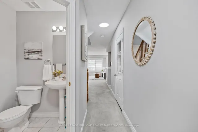 Additional image 5 of 130 Robert St Unit 32