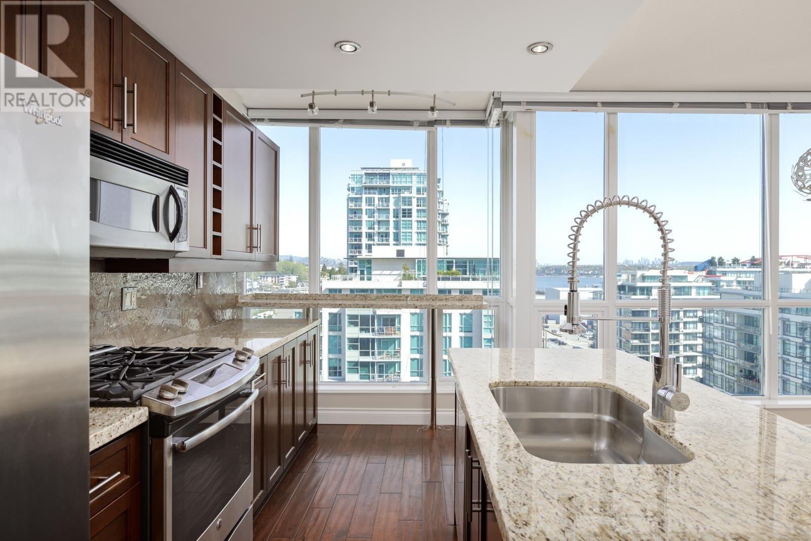 1402 138 E ESPLANADE ESPLANADE|North Vancouver, British Columbia V7L4X9