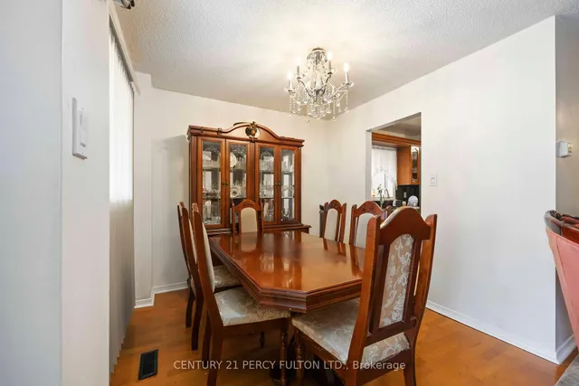 Additional image 8 of 17 Woodsview Ave