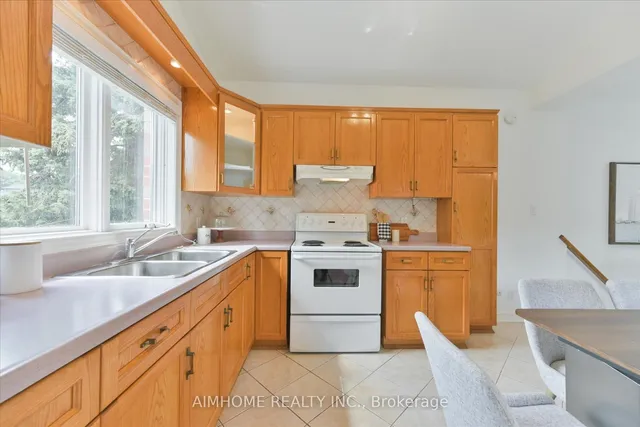 Additional image 12 of 382 Blackthorn Ave